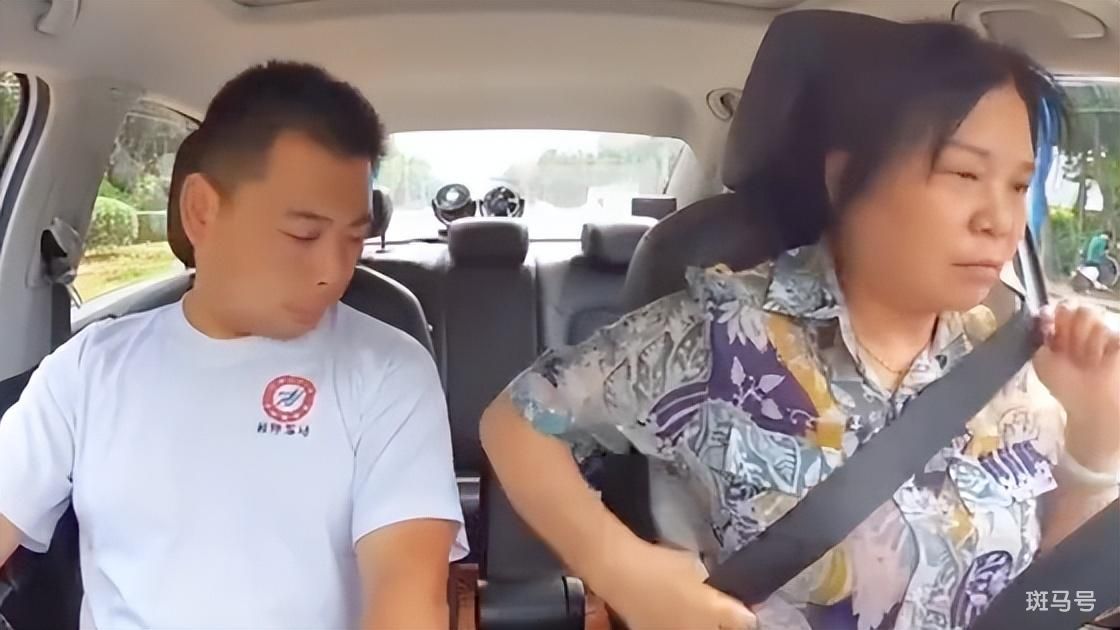 女子考科三系错安全带考官面如死灰（是考试时太紧张了吗？）(图2)